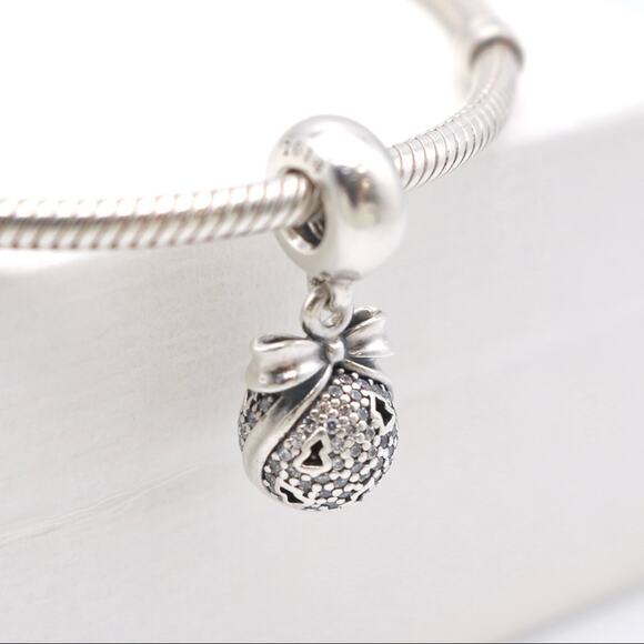 RARE Authentic PANDORA 2014 Limited Edition Christmas Ornament - 791411CZ - Picture 3 of 11